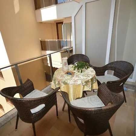 Park Studio Apolona *